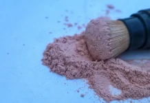 آیا پودر فیکساتور باعث بستن منافذ و ایجاد جوش میشود؟ پودر فیکساتور
